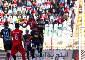 دیدار تراکتور و پرسپولیس نیمه تمام ماند