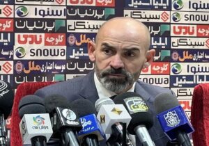 خمس : به بازیکنان خودم افتخار میکنم