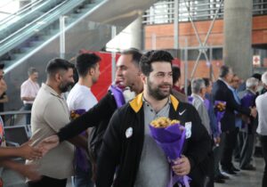 بازگشت قهرمانان وزنه‌برداری به ایران