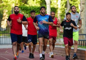 کورس یزدانی با آزادکاران جوان