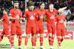 اما در باد این قهرمانی نخوابید!