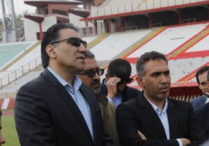 باشگاه تراکتور مانع تغییر چمن!