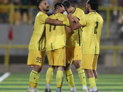 انتقاد ممنوع! فقط کف!