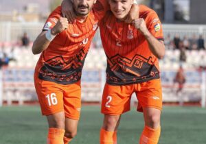 مسِ زخمی برابر نساجیِ بی‌رحم