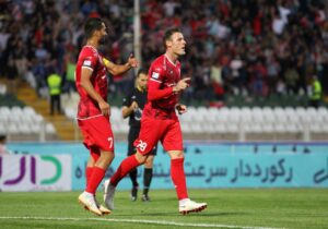 گل ممنوع برای خارجی‌ها!