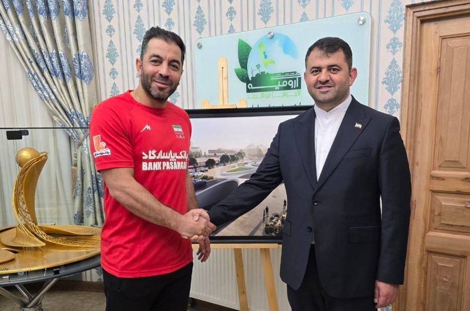 سید عباسی را هم جذب کنید!