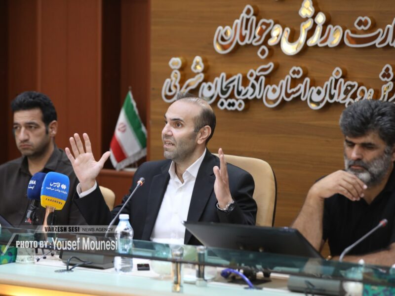 گزارش تصویری نشست خبری سرپرست هیات کوهنوردی و صعودهای زمستانی آذربایجان شرقی با اصحاب رسانه به مناسبت برگزاری (کنگره بزرگ ملی ماکالو)