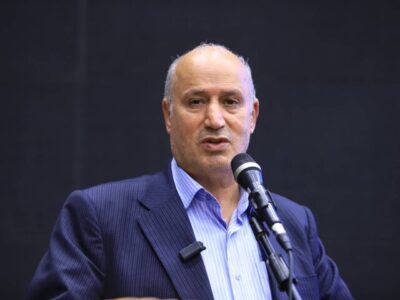 او و دوستانش مردودِ همیشگیاند!